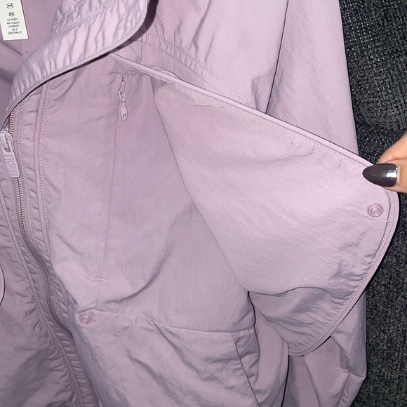 Lululemon light jacket size 6 - Picture 3 of 7